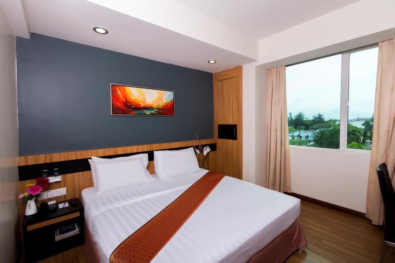 Mariner Hotel Labuan Esterno foto