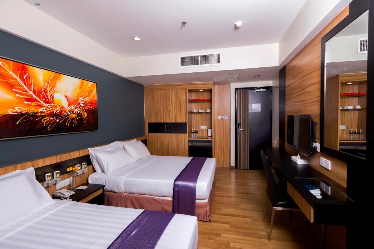 Mariner Hotel Labuan Esterno foto