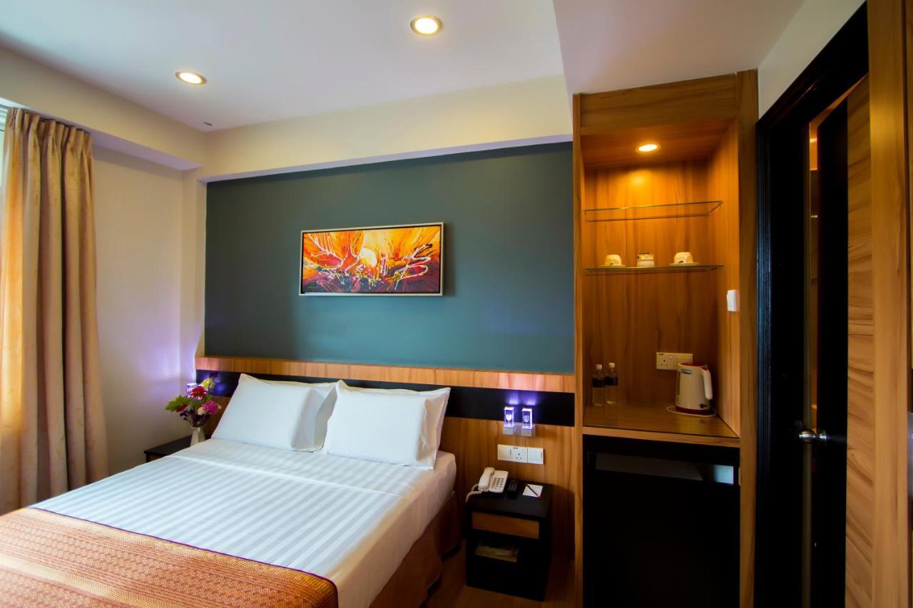 Mariner Hotel Labuan Esterno foto