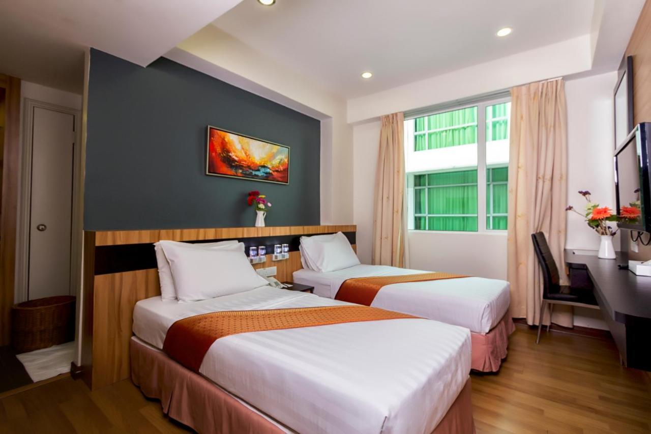 Mariner Hotel Labuan Esterno foto