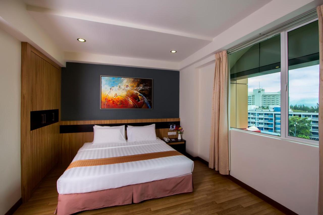 Mariner Hotel Labuan Esterno foto